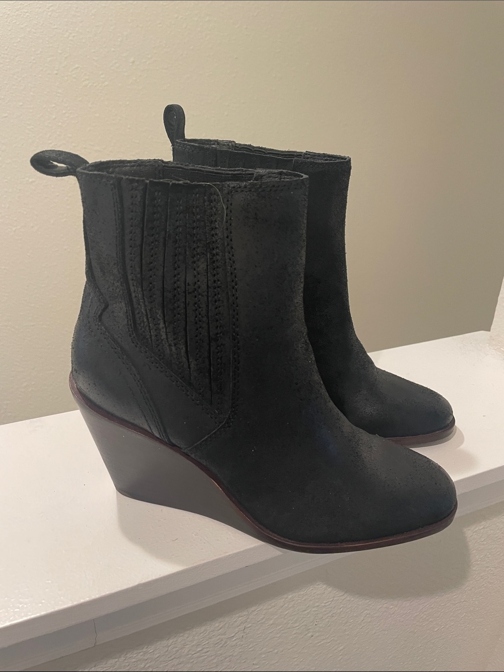 Lucky brand Women’s Black Suede Wedge Ankle Boots size 7.5